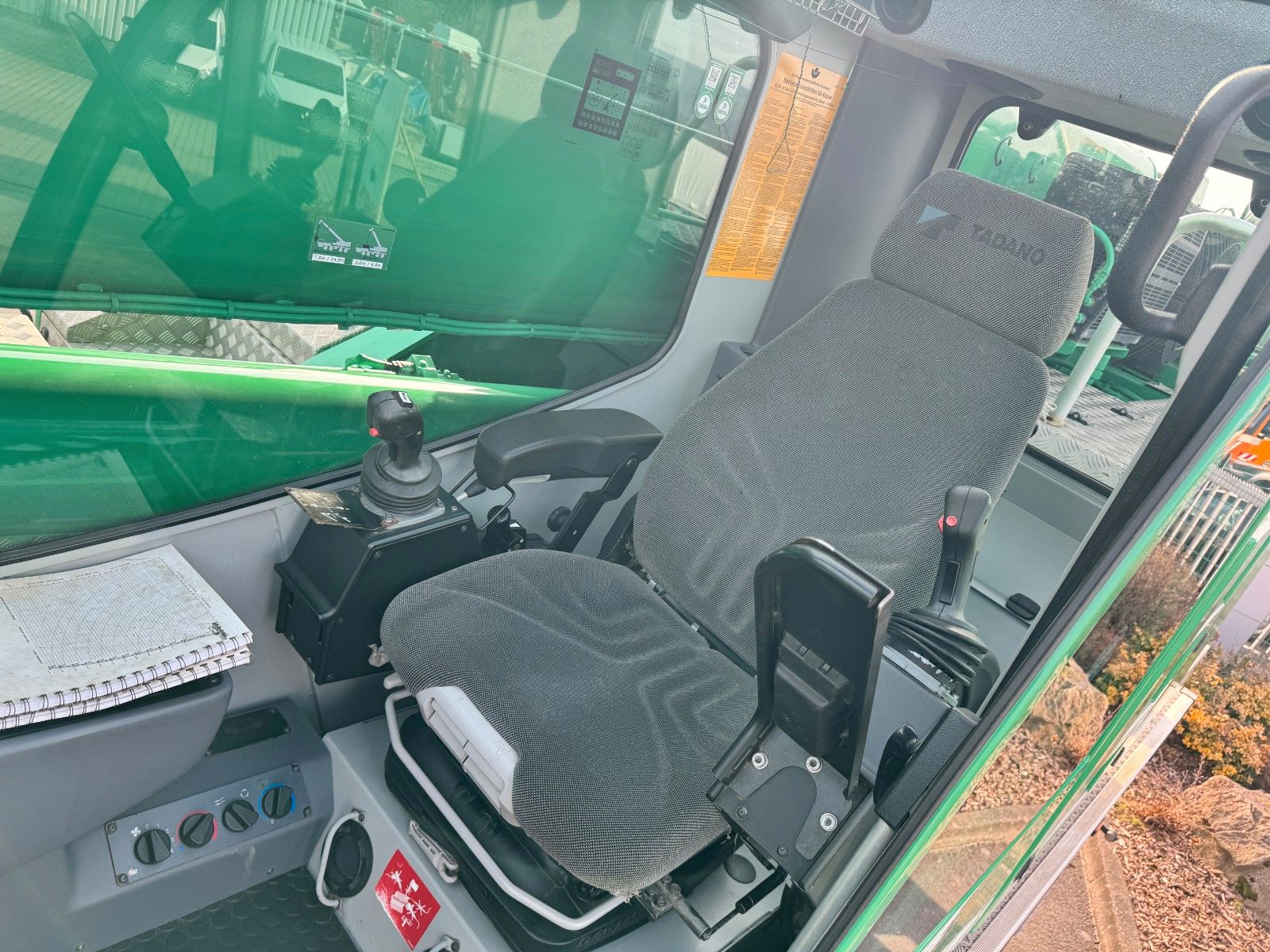 Fahrzeugabbildung Faun Tadano ATF 70G-4 8x8 Klima 5.161 Betr. Std.