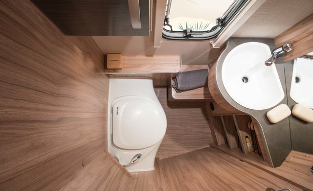 HYMER ERIBA HYMERCAR Feeling 425 SCHLAFDACH AUTARK