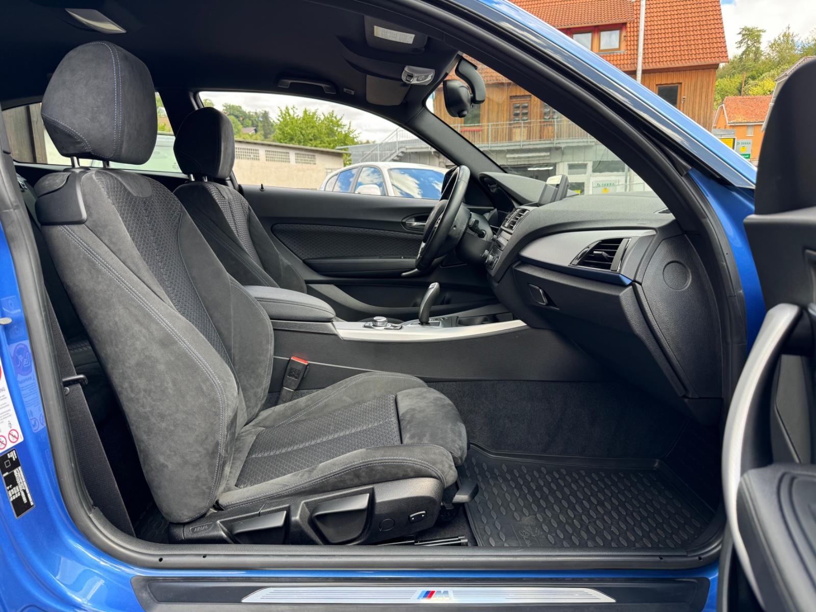 BMW 118 i Aut. M Sport Paket *NAVI*BI-XENON*PDC*MFL*