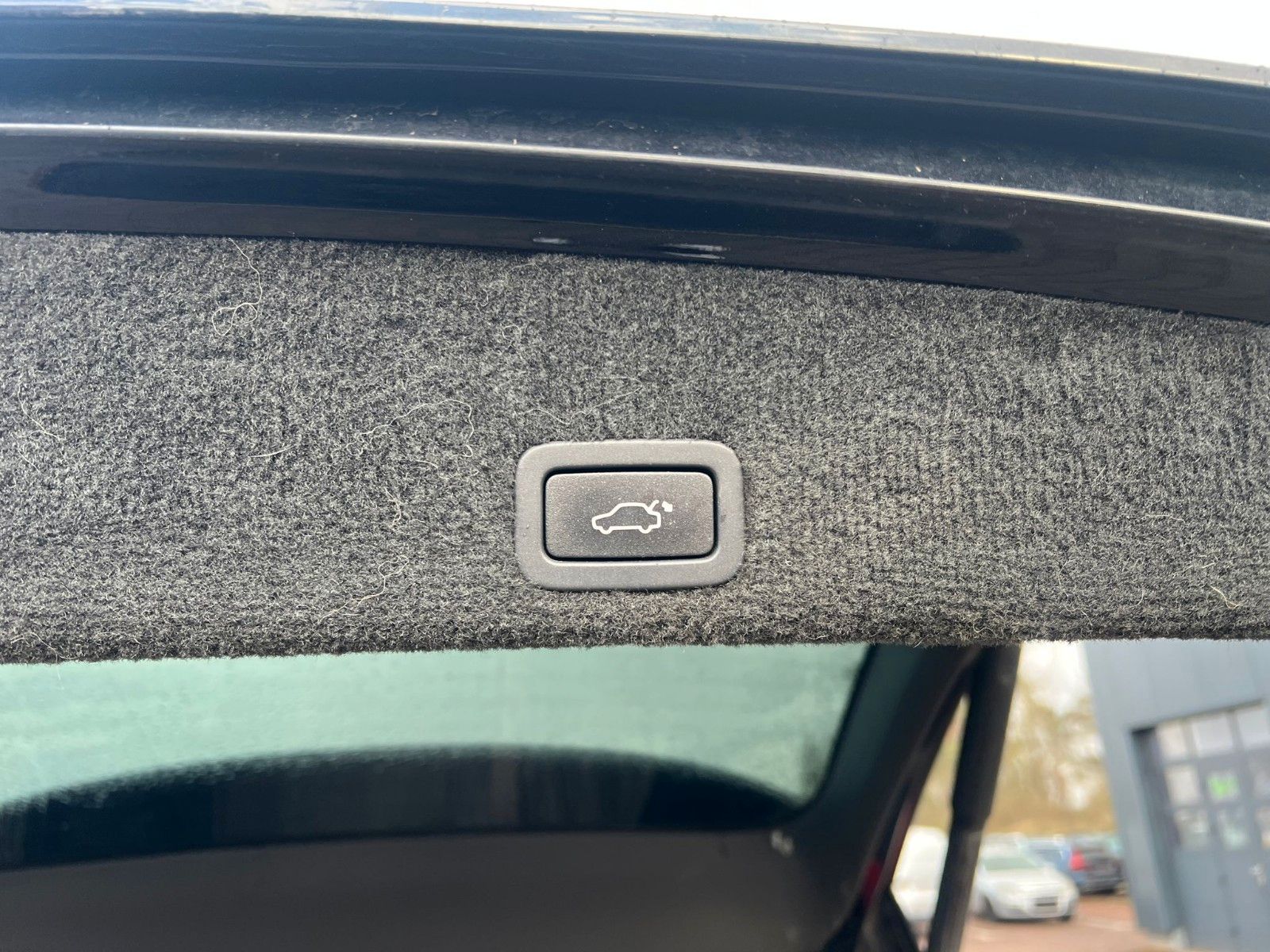 Fahrzeugabbildung Volvo XC60 Momentum AWD