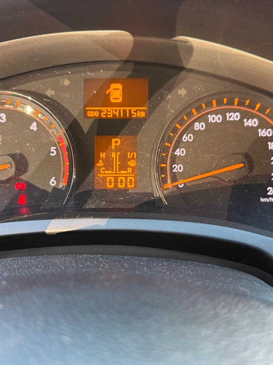 Toyota Avensis, 2012