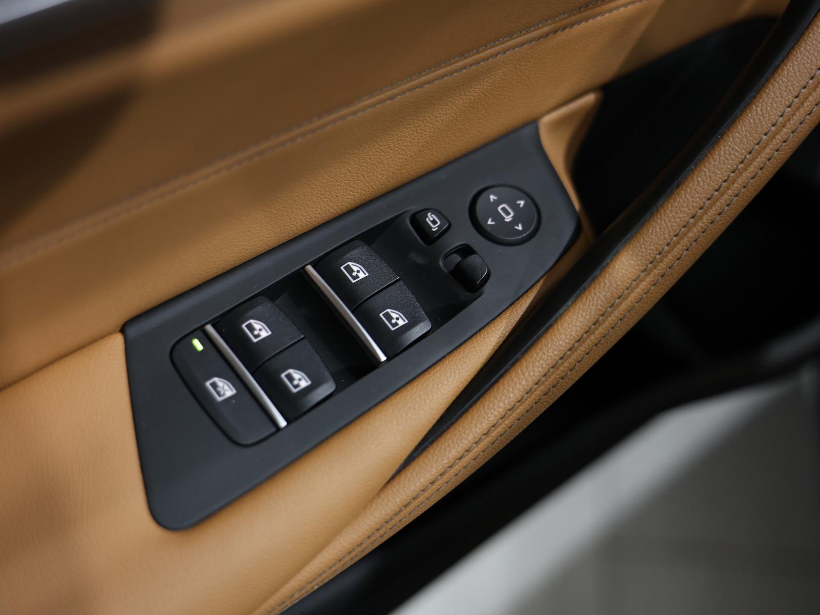 BMW 520i Touring BUSINESS GREY & BROWN / PANORAMA