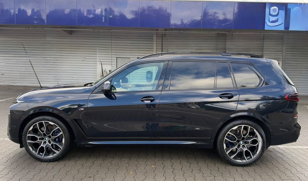 Image of BMW X7