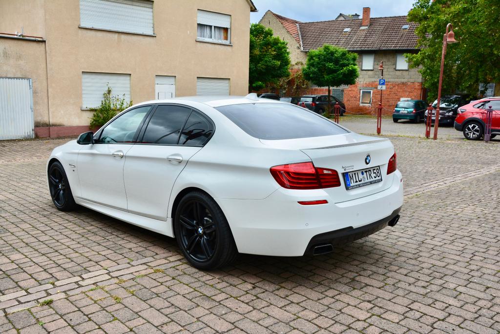 BMW M550