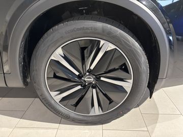 Fotografie 4 des Nissan Qashqai 1.3 DIG-T MHEV Xtronic Tekna Pano Bose