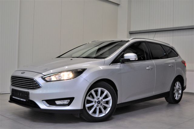 Ford Focus Turnier Titanium / NAVI / AHK / BT / TOUCH