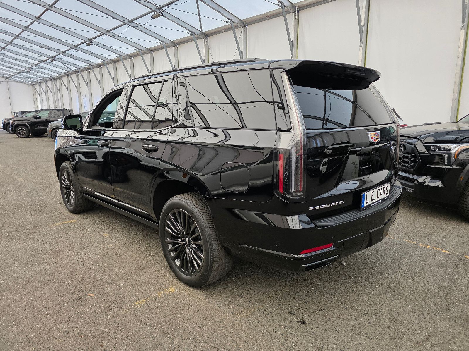 Fahrzeugabbildung Cadillac Escalade Sport Platinum T1: 129.000 EUR, Stock !