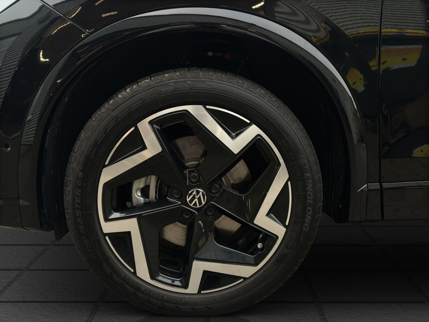 Tiguan 2.0 TDI 142 kW R-Line 4Mot AHZV MatrixLED