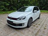 Volkswagen Golf 2.0 TSI DSG GTI adidas GTI - Volkswagen Golf: GTI Adidas