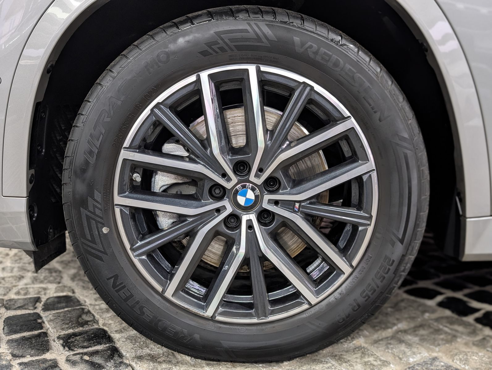 Fahrzeugabbildung BMW X1 23 i xDrive M Sport H&K PANO LEDER AHK Ad-LED