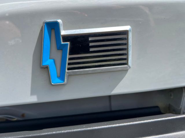 Ford F 150 Lightning SXT AWD Elektro 2023 hellgrau