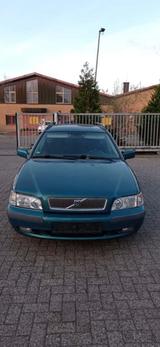 Volvo Verkaufe Volvo V40 2.0T Automatik 165PS - gebrauchte Volvo V40 aus dem Jahr 2001