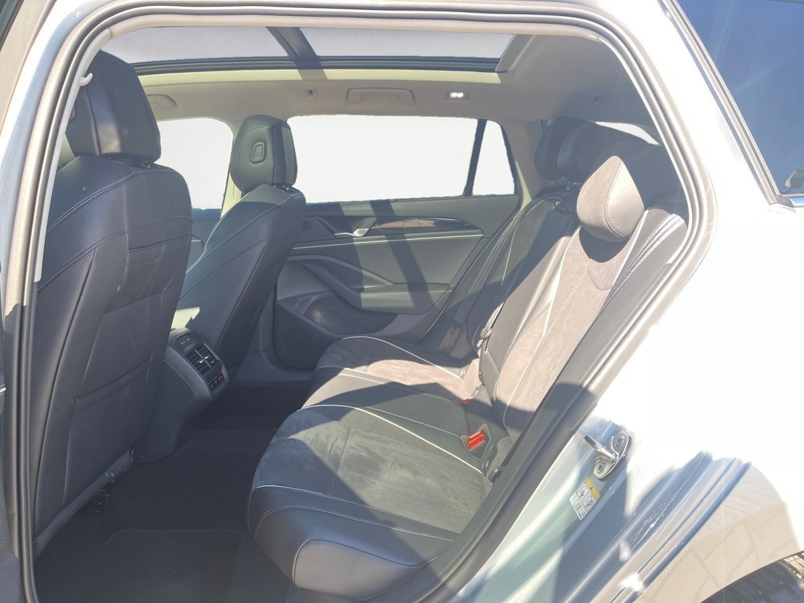 Volkswagen Passat Variant - Bild 9