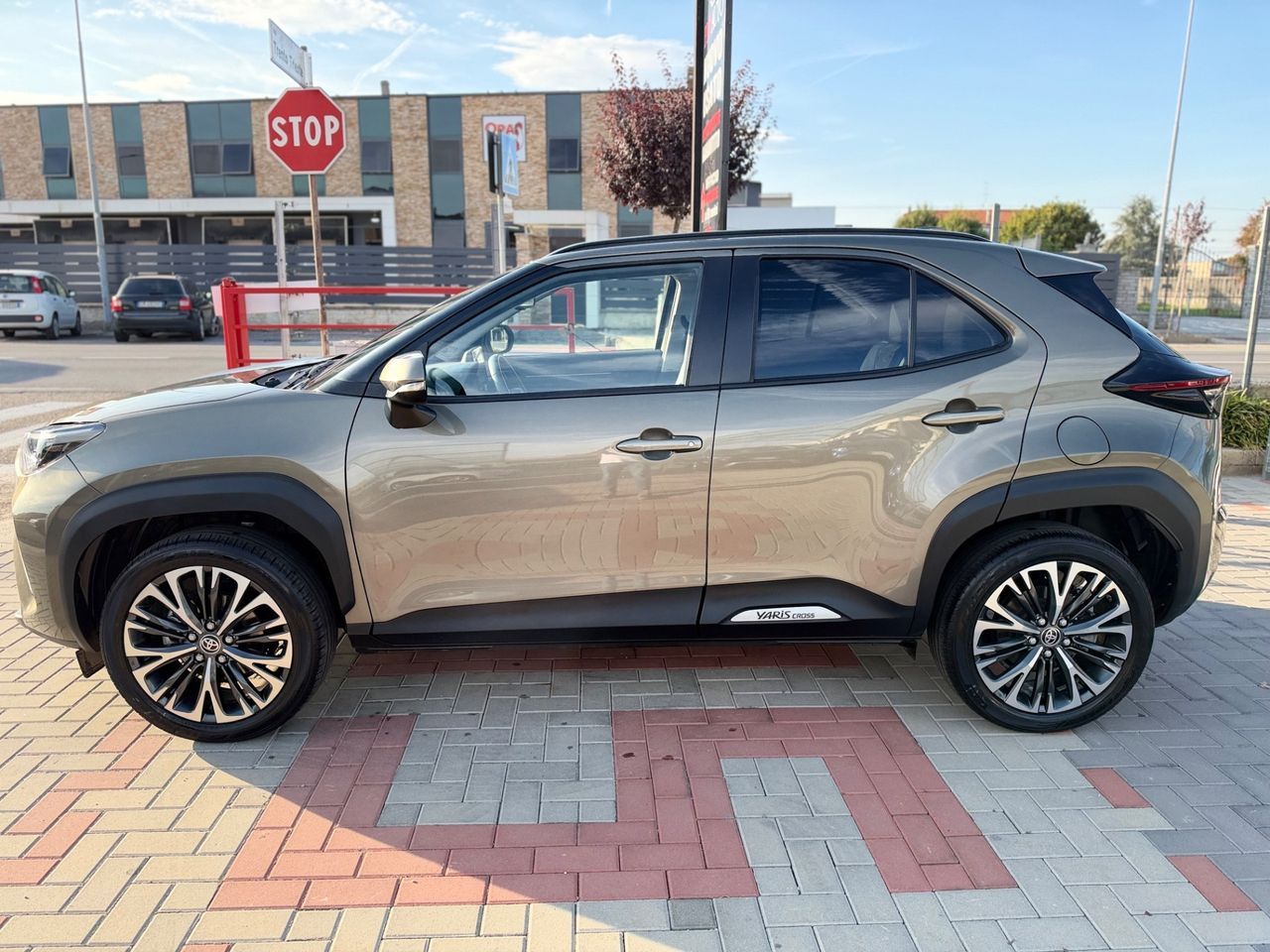 Other Toyota Yaris Cross 1.5 Hybrid 5p. E-CVT AWD-i Lo imagem 3