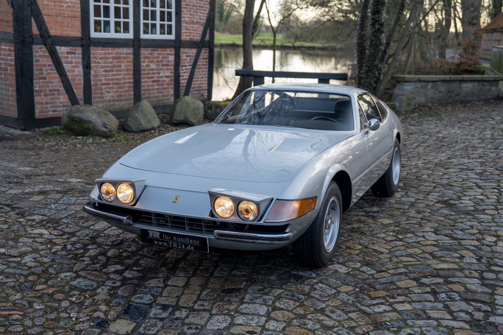 Fahrzeugabbildung Ferrari 365 GTB4 Daytona **Ferrari Classiche Zertifikat*