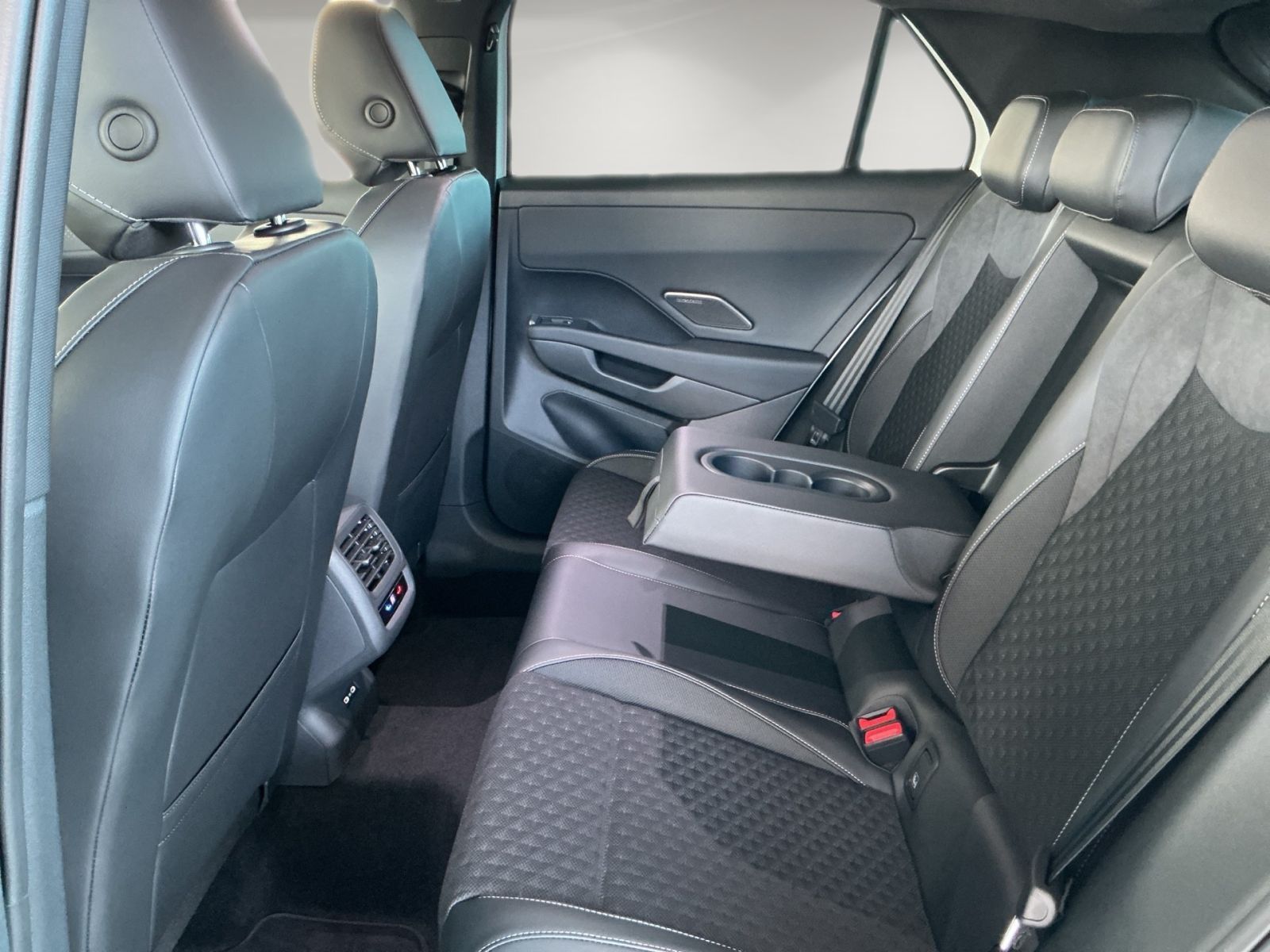 Volkswagen T-Roc - Bild 12