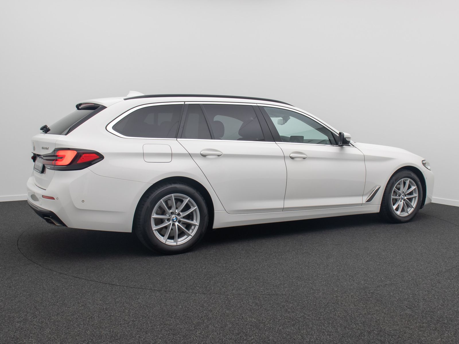 Fahrzeugabbildung BMW 530d xD ACC 360°Memory DAB DisplKey AHK Standhz