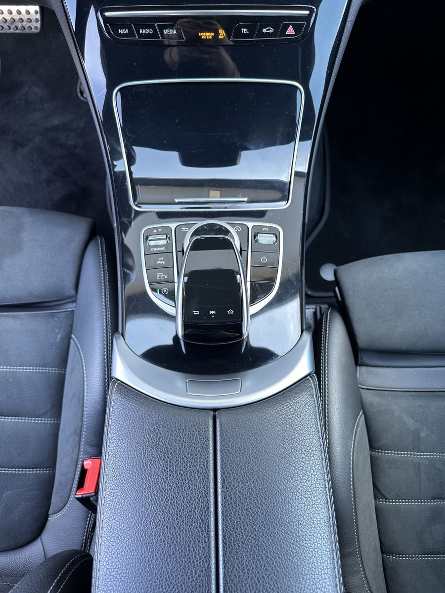 Fahrzeugabbildung Mercedes-Benz C 220d Coupé 4M AMG-Line NAV+LED+CARPLAY+19ZO+PP