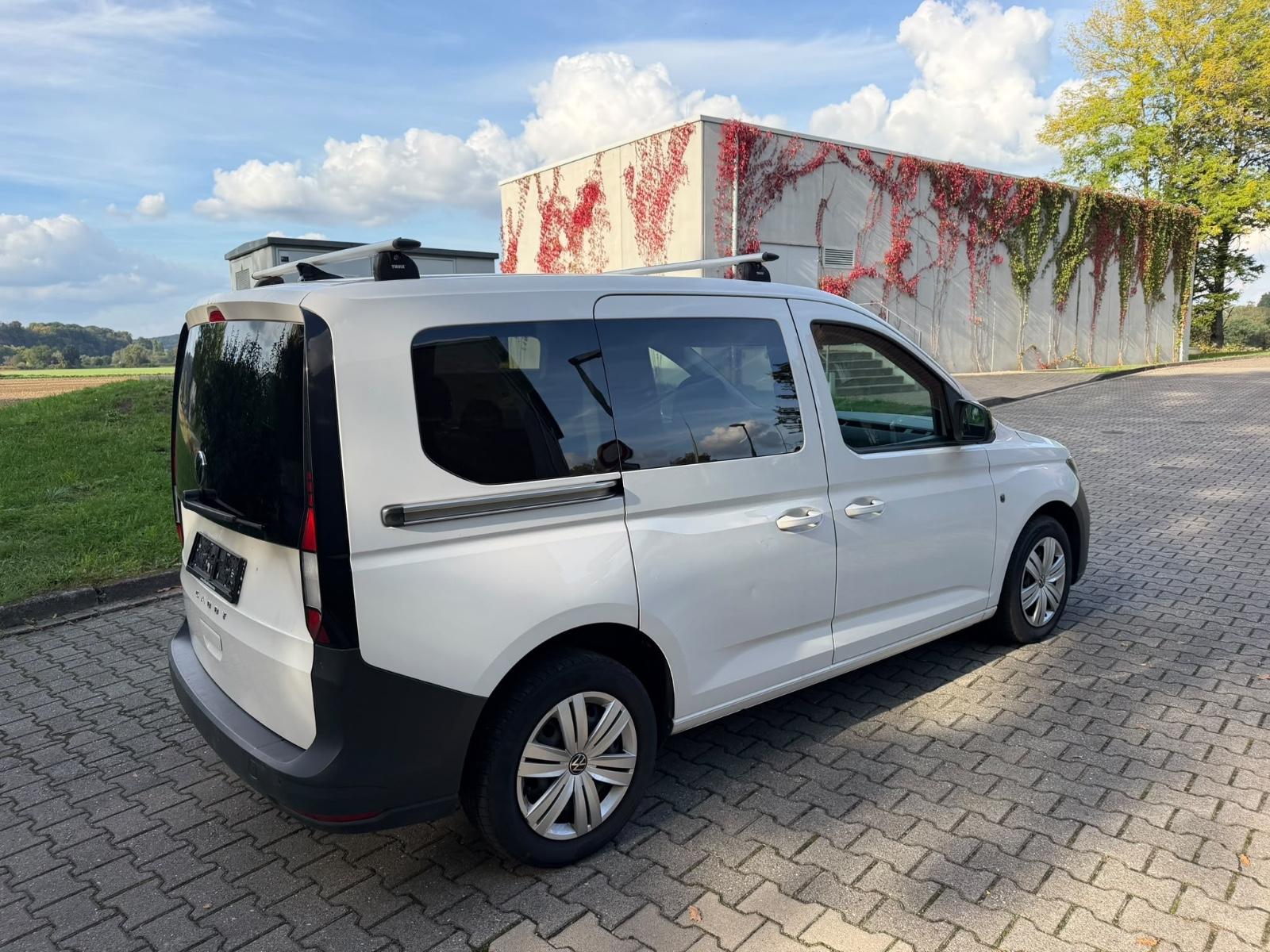 Volkswagen Caddy Basis.Zahnriemen ist neu. TÜV neu