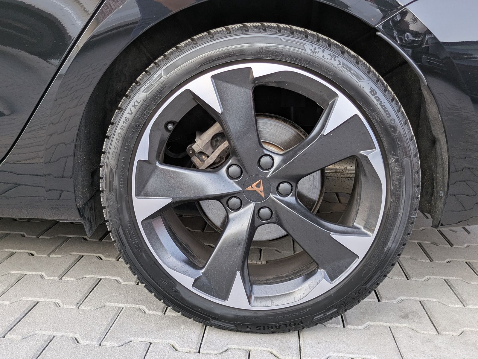 Fahrzeugabbildung CUPRA Leon 1.5 eTSI DSG MATRIX-LED*AHK*ACC*KAMERA*18"