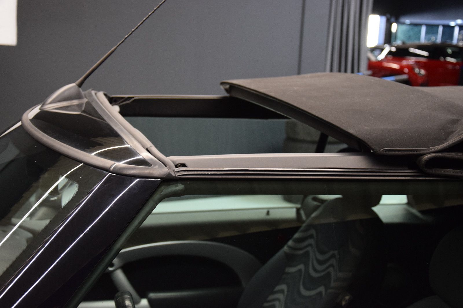 Fahrzeugabbildung MINI One Cabrio Pepper Klima Sitzheizung PDC 2. Hand