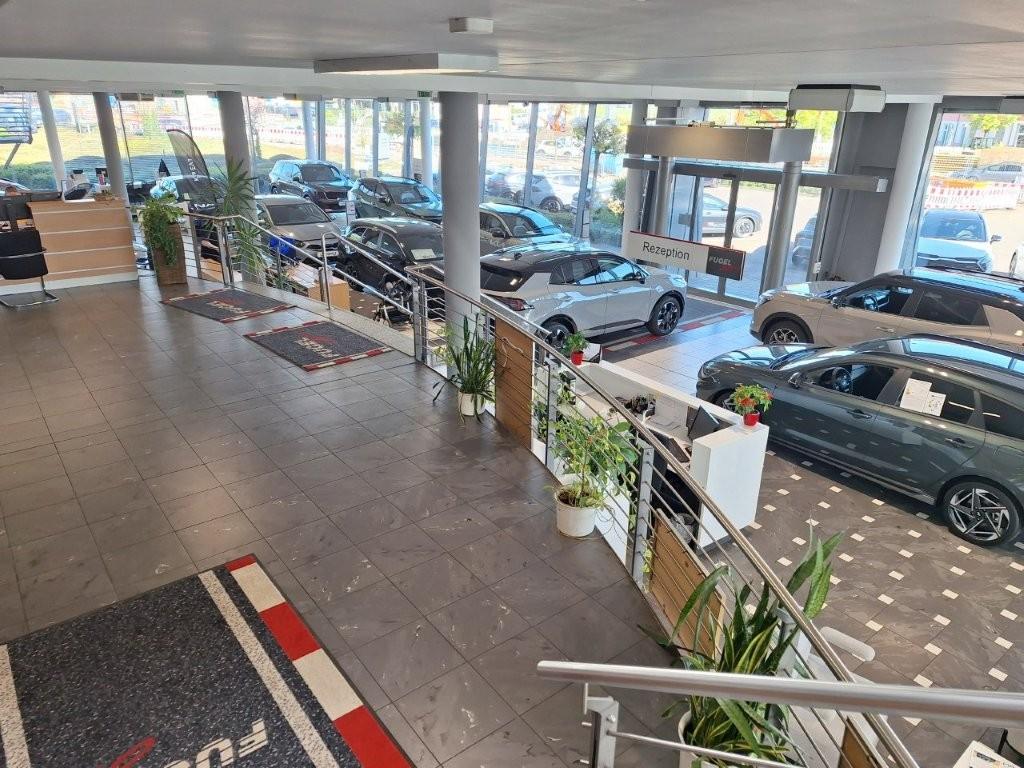 showroom-image-bottom