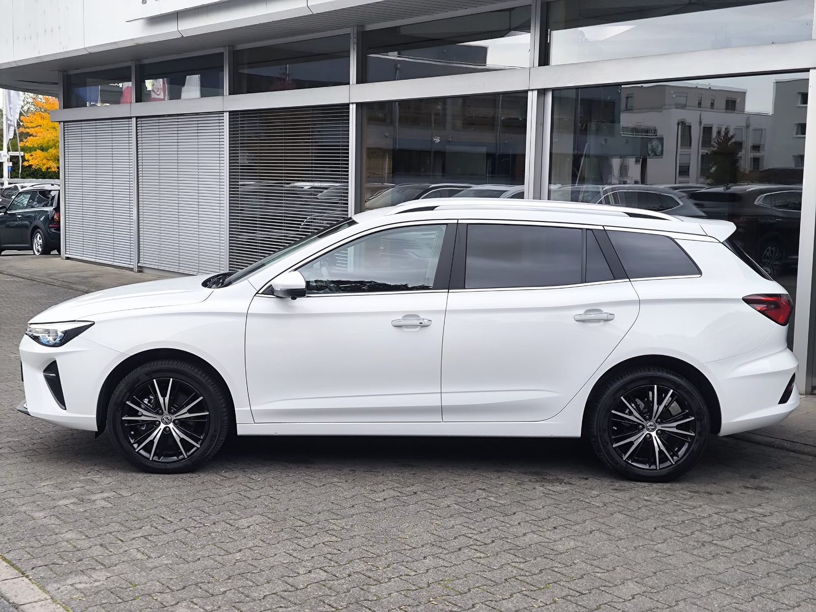 Fahrzeugabbildung MG 5 51 KWH Luxury NAVI+LEDER+SHZ+LED+DAB+ACC+360°