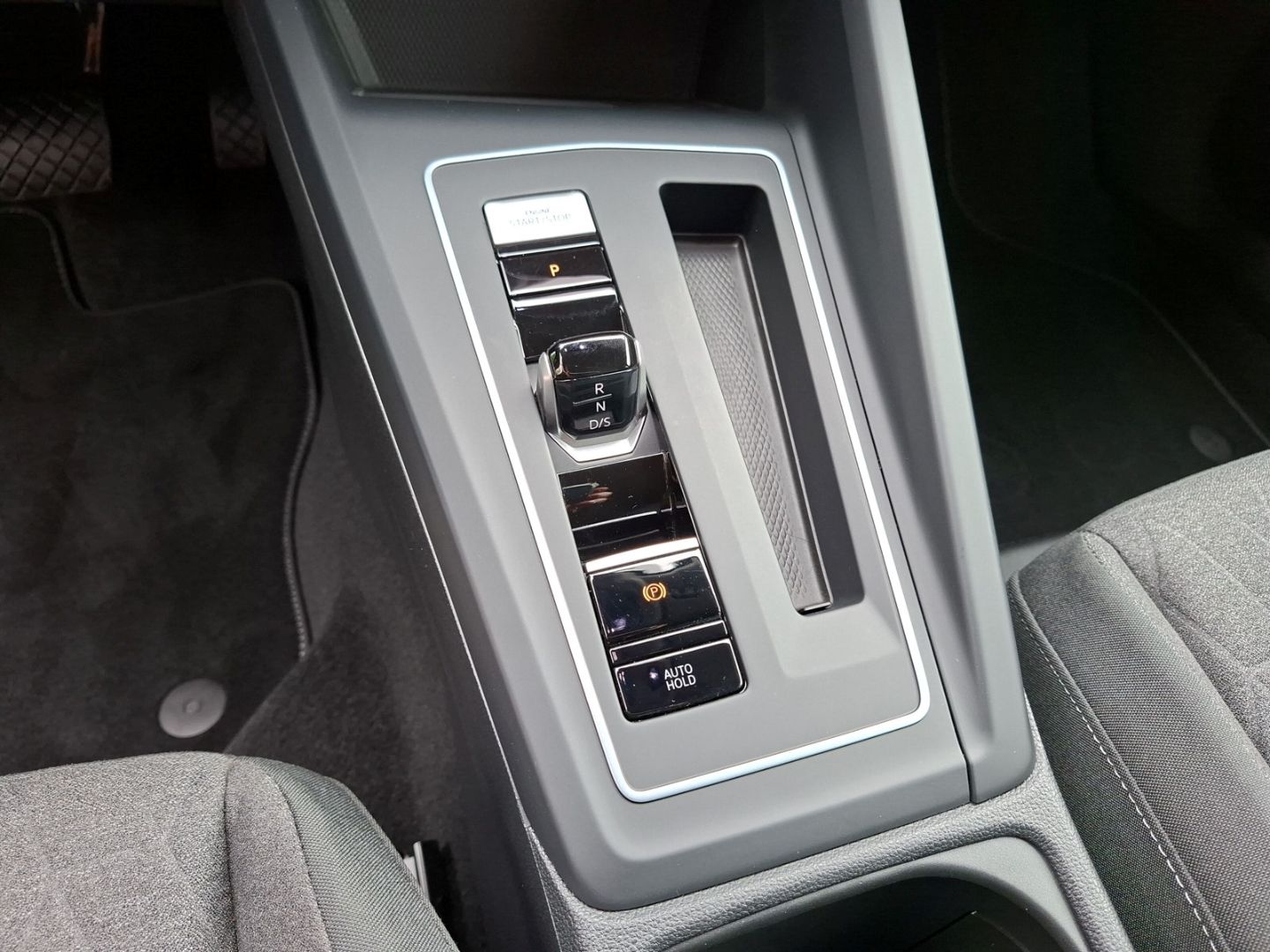 Golf VIII 1.5 eTSI Life *AHK*ACC*Navi*