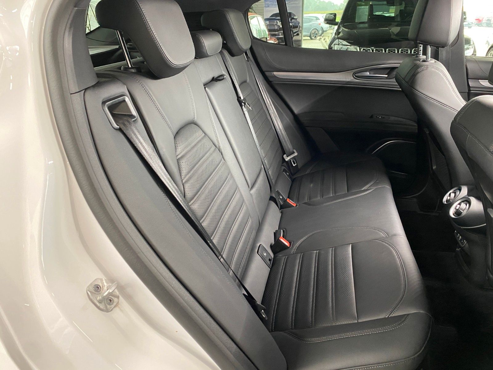 Fahrzeugabbildung Alfa Romeo Stelvio 2.0T Veloce Q4 ACC 20" Leder VOLL