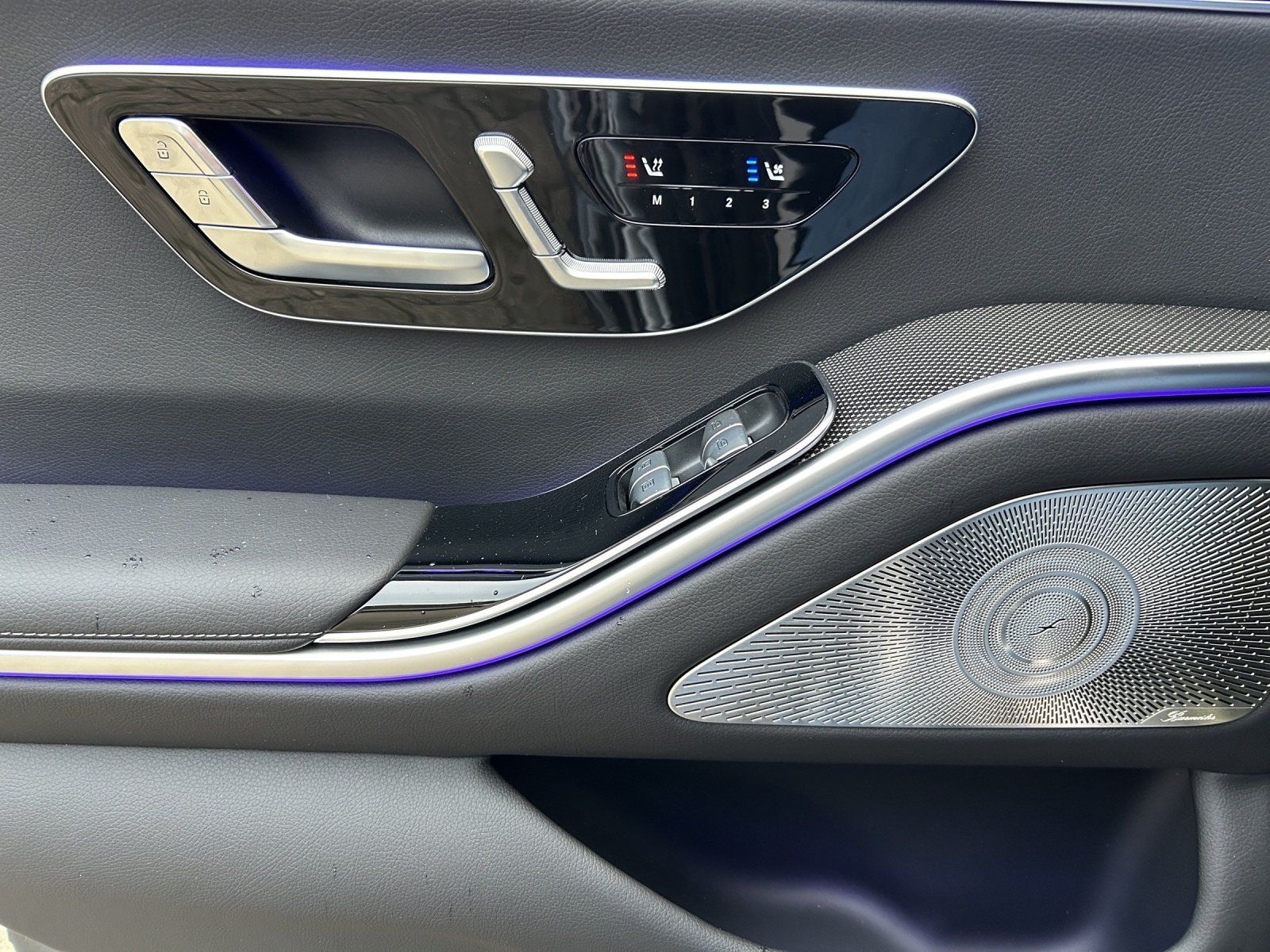 Fahrzeugabbildung Mercedes-Benz S 350 d 4M lang AMG Standhzg PANO Burme 20" 360°