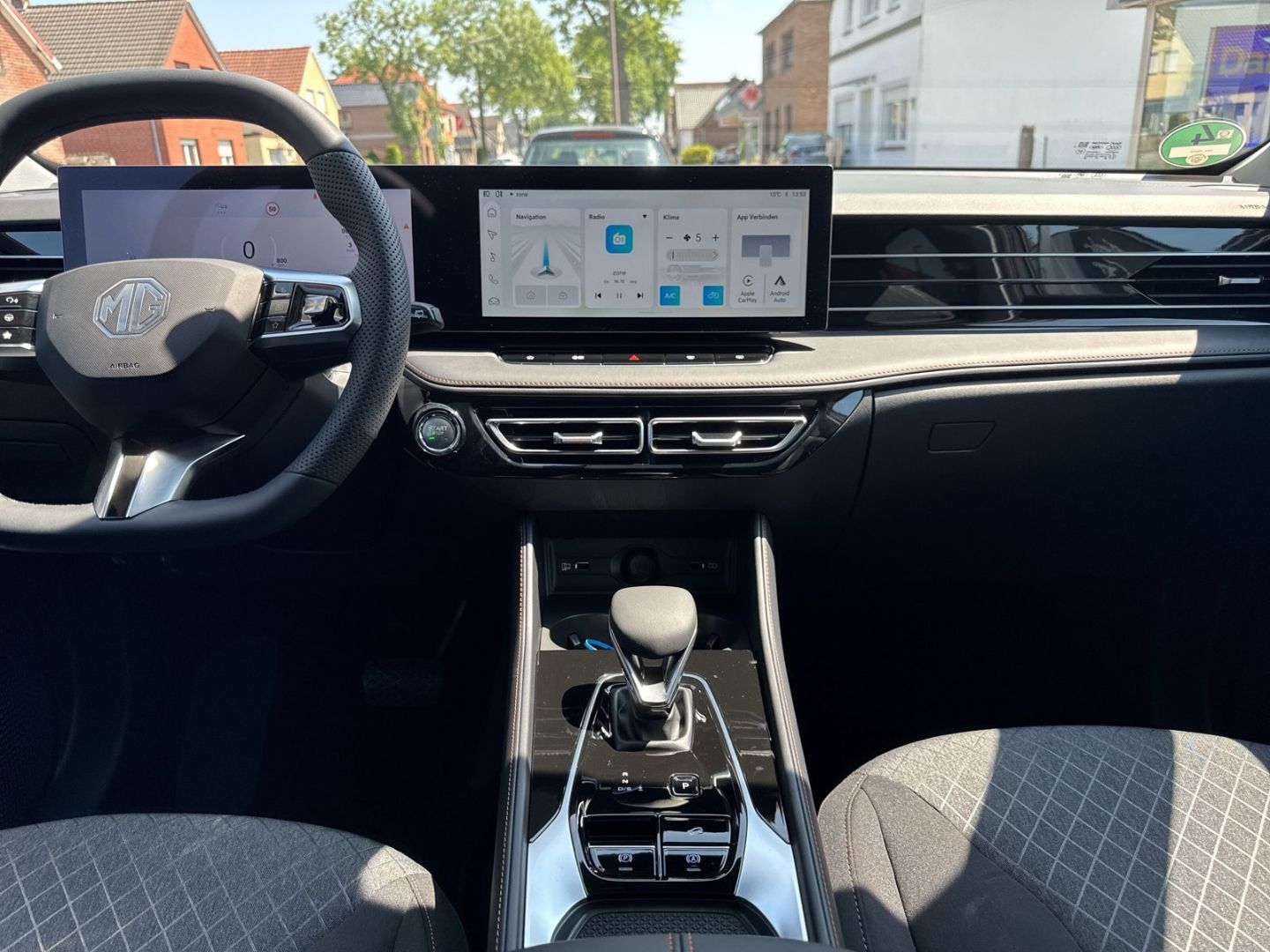 Fahrzeugabbildung MG HS Hybrid+ Comfort MY25 TOP FINANZ* versch. Farb