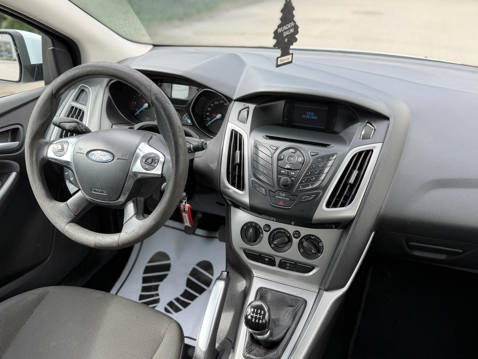 Ford Focus 2013 — photo 11