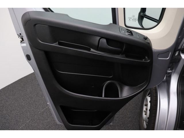 Fahrzeugabbildung Fiat Ducato 30 L1H1 2.2 Panorama - Komfort-Fahrersitz