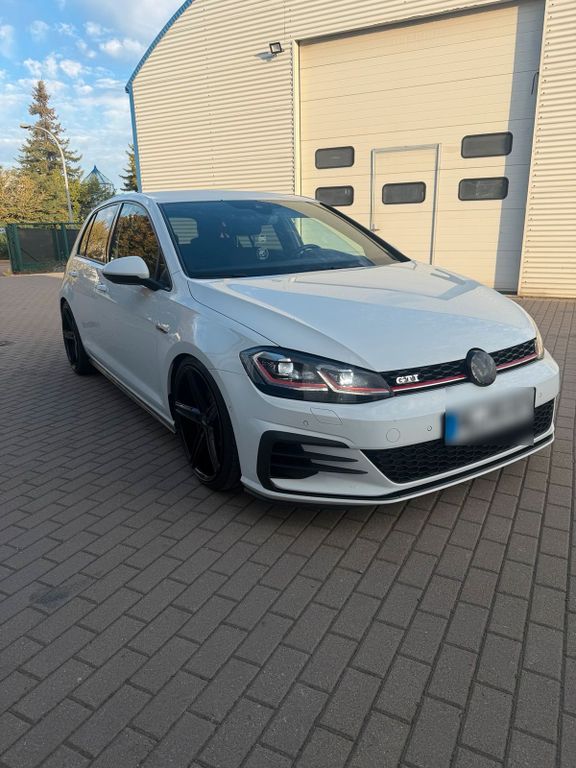Image of Volkswagen Golf
