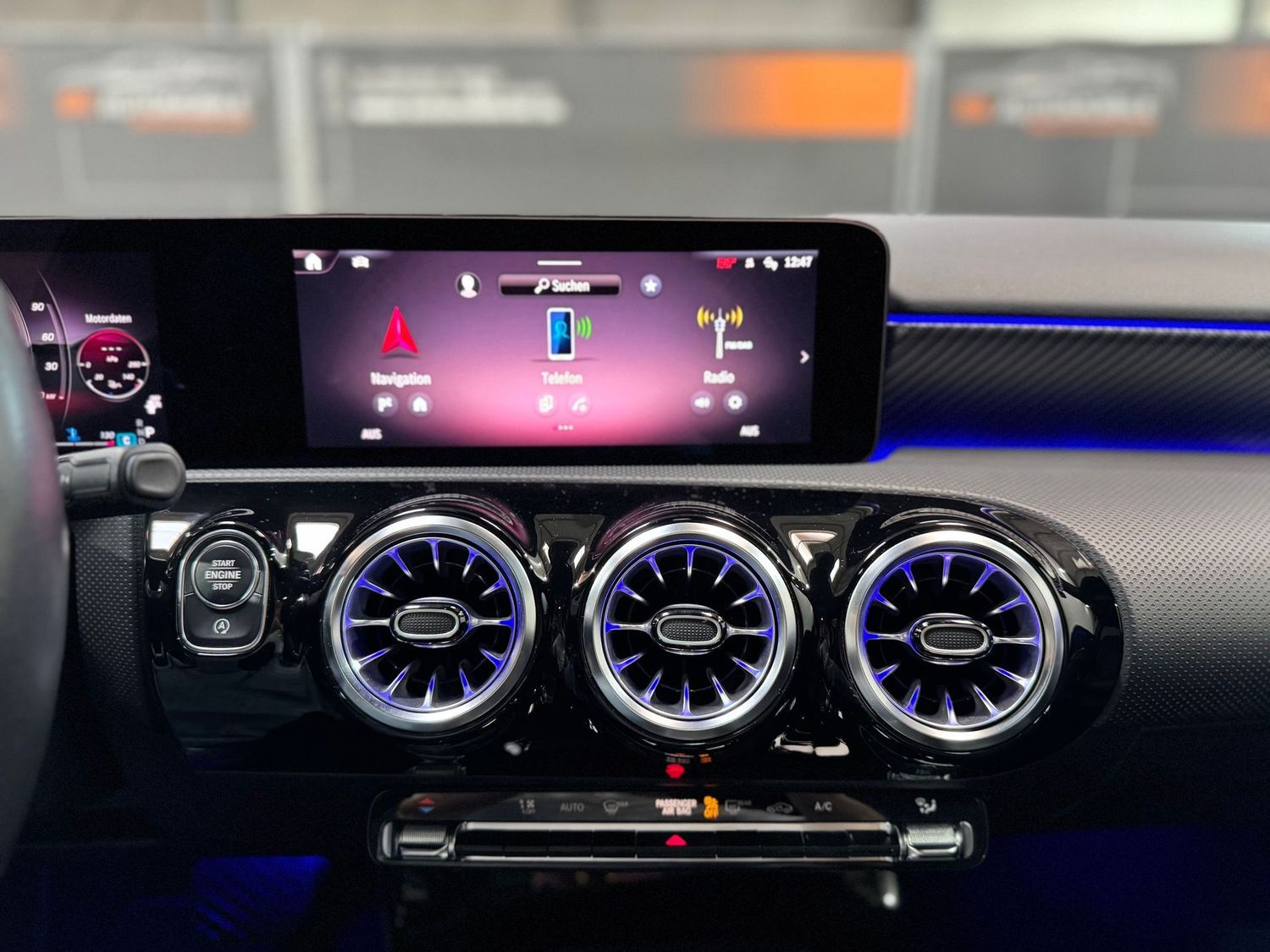 Fahrzeugabbildung Mercedes-Benz A 180 d Night#LED#MBUX#Ambiente#Pano#Spur