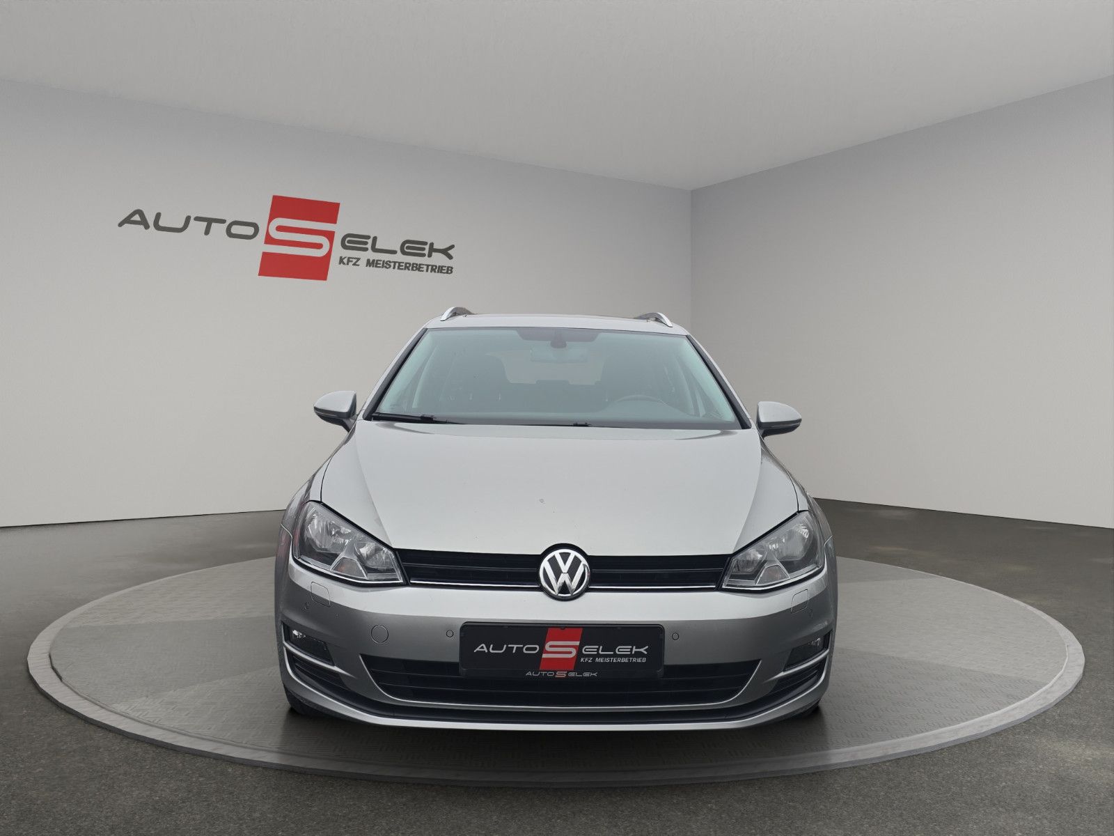 Fahrzeugabbildung Volkswagen Golf VII Cup AUS 1.HAND /Panorama/NAVI/PDC