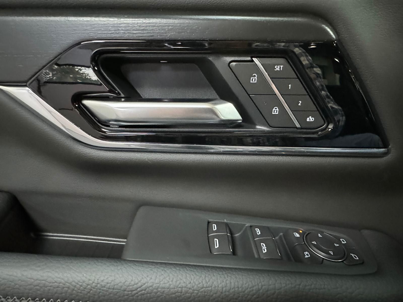 Fahrzeugabbildung GMC YUKON DENALI 2026-24" RÄDER, ENTERTAINMENT