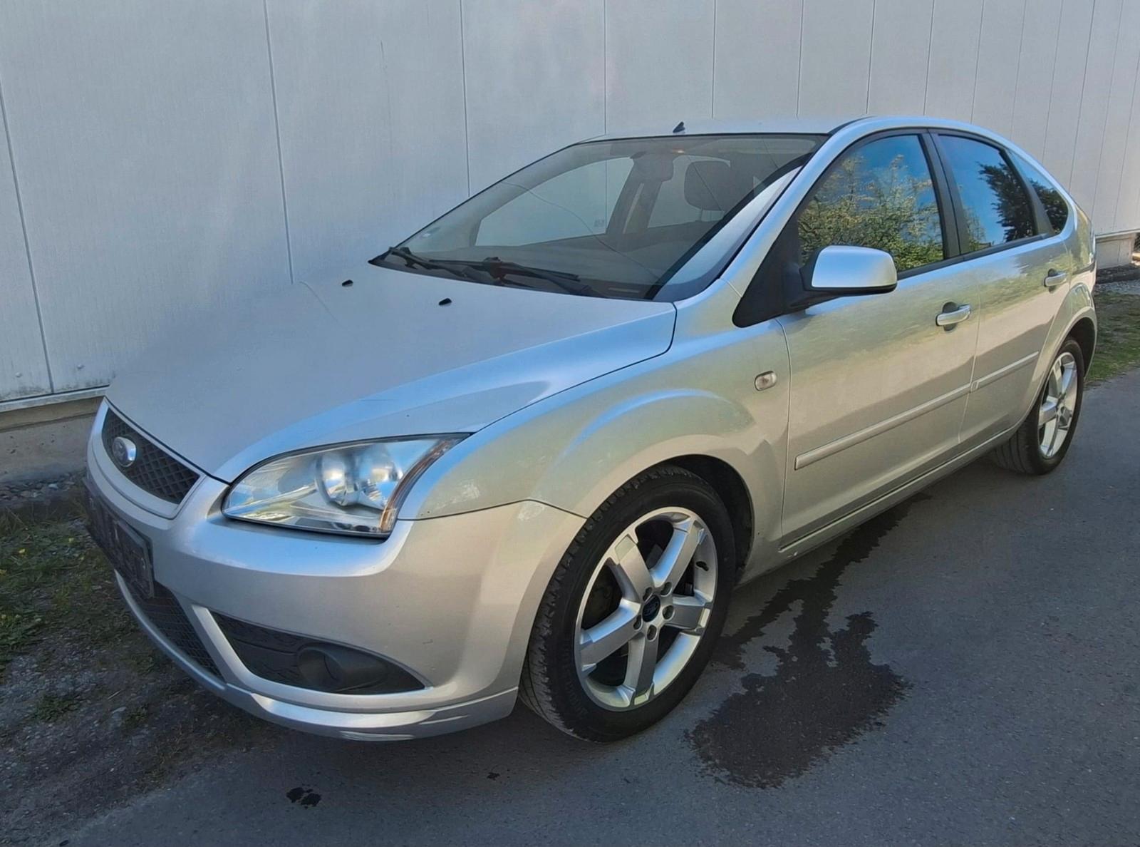 Ford Focus Lim. Style KLIMA ALU 17 TÜV ZAHNRIEMEN NEU