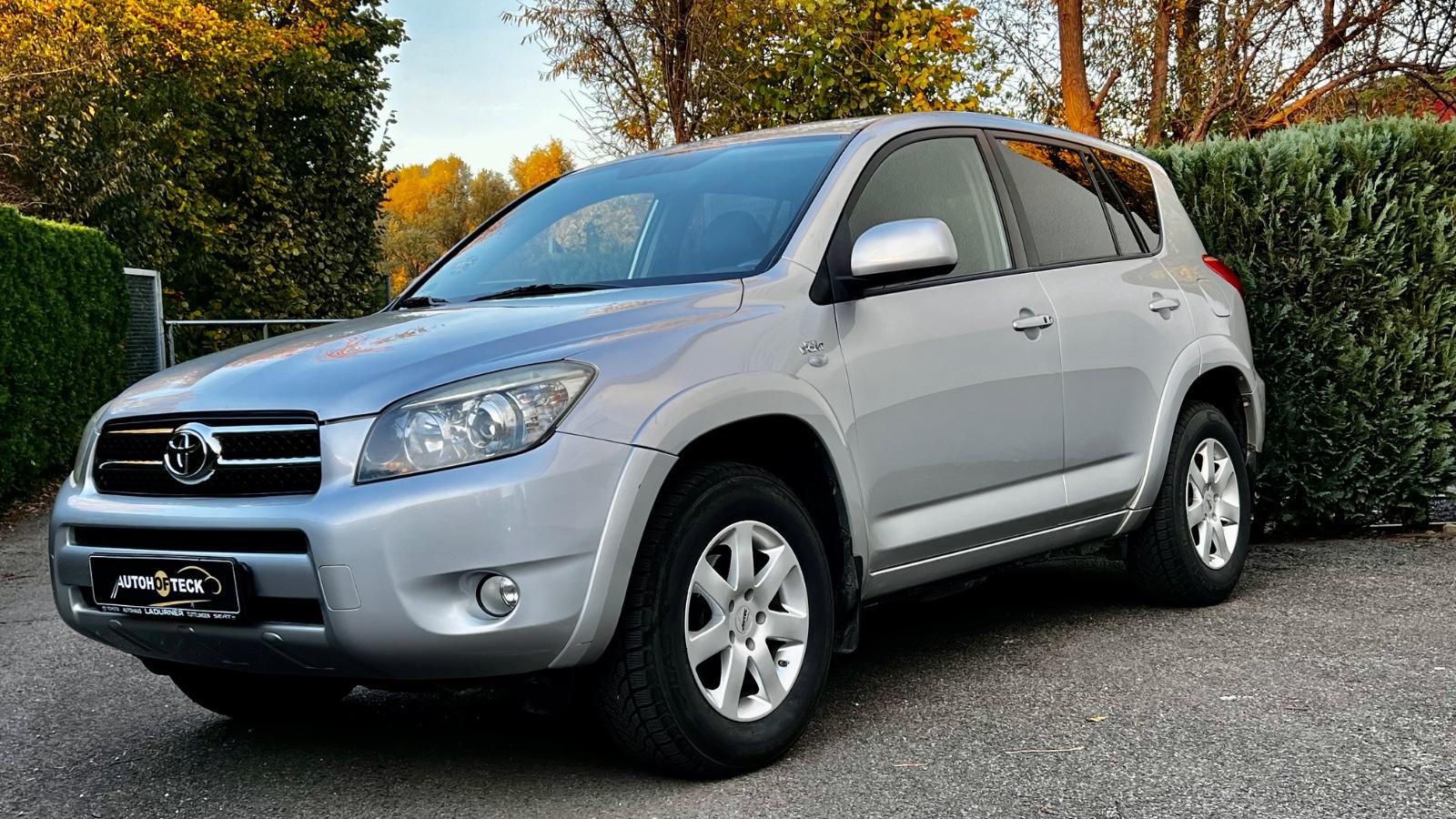 Toyota RAV 4 Executive 4X4| |LEDER|A.H.K|TEMPOMAT|PDC