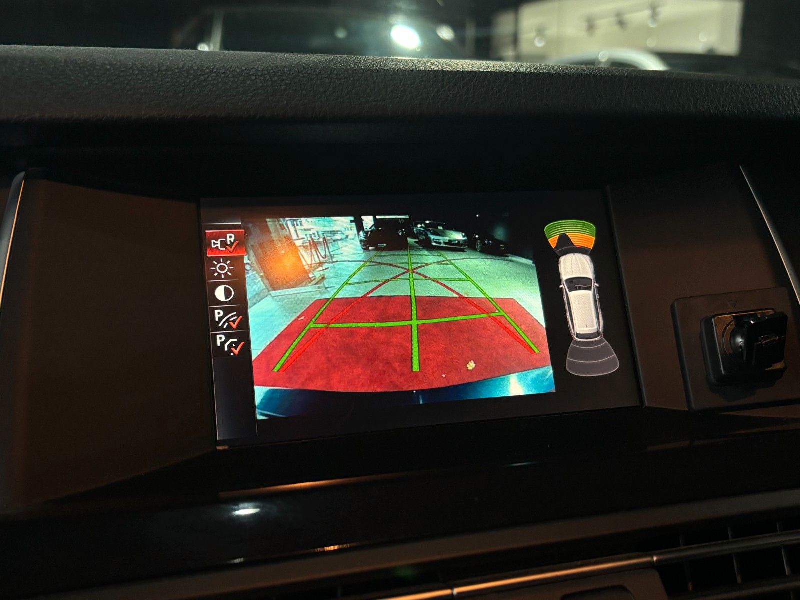 Fahrzeugabbildung BMW 520d xDrive *Automatik*Kamera*SHZ*Navi*Klima