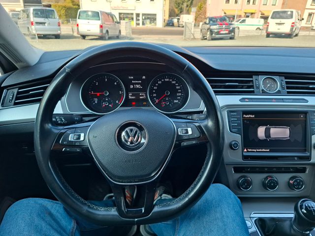 Volkswagen Passat Variant*LED*ALU*SHZ*STANDHEIZUNG*NAVI*