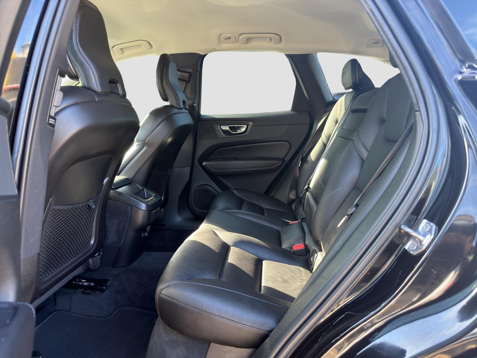 Volvo XC60 Momentum Pro 2WD/Polestar/H&K/PilotAss./Kam