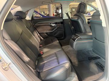 2022 AUDI A8 — миниатюра 11