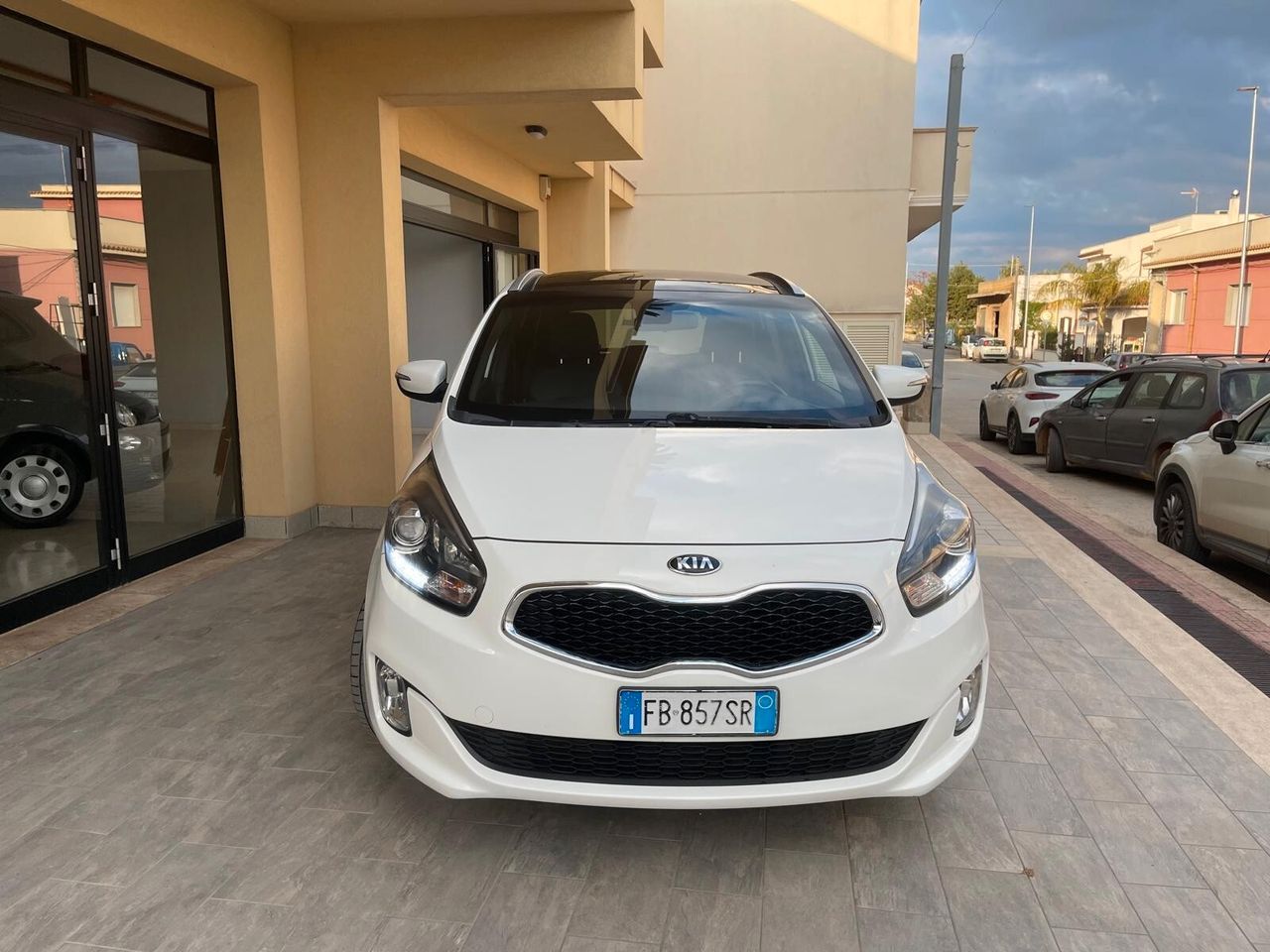 KIA Carens