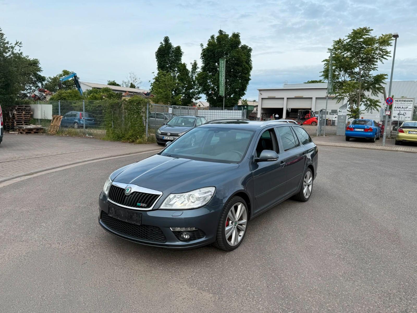 Skoda Octavia Combi RS/Leder/Xenon/SHZ/PDC h