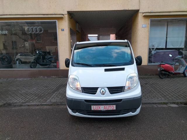 Renault Trafic Combi L1H1 2,7t erste Hand neue TÜV