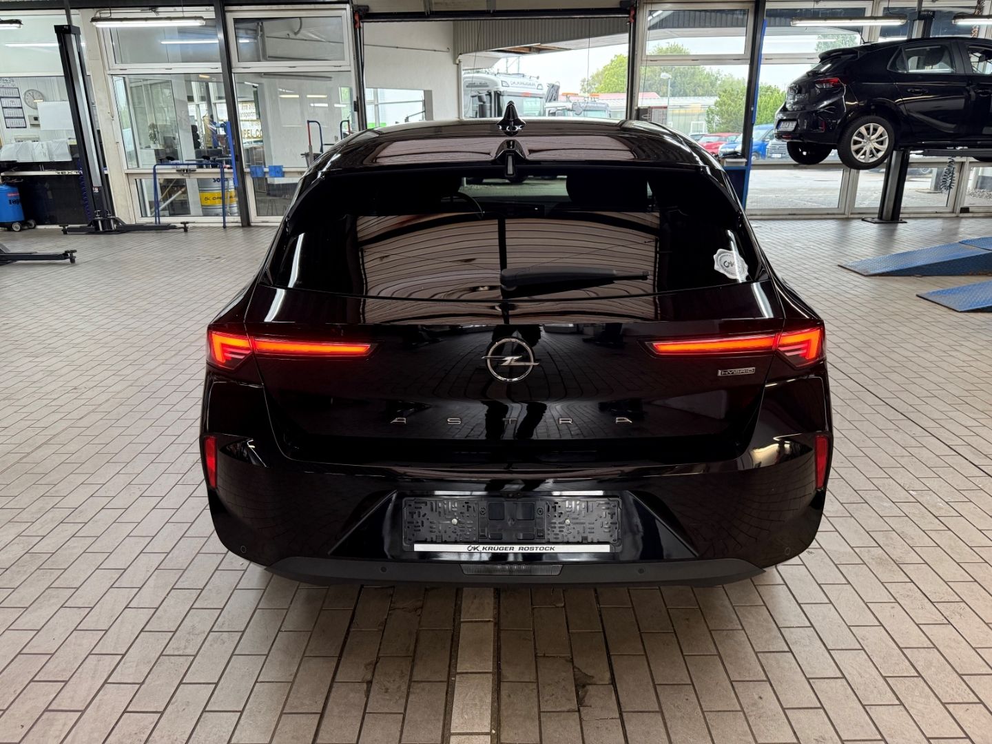 Fahrzeugabbildung Opel Astra 1.6 Turbo Edition Plug-in-Hybrid