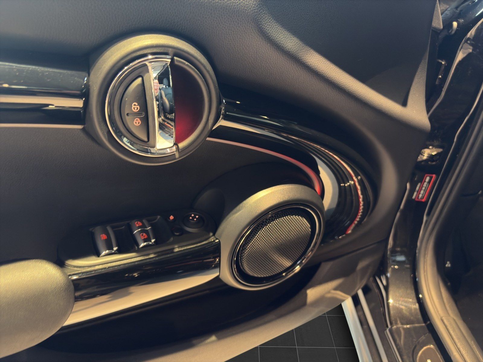 MINI John Cooper Works Cabrio - Bild 10