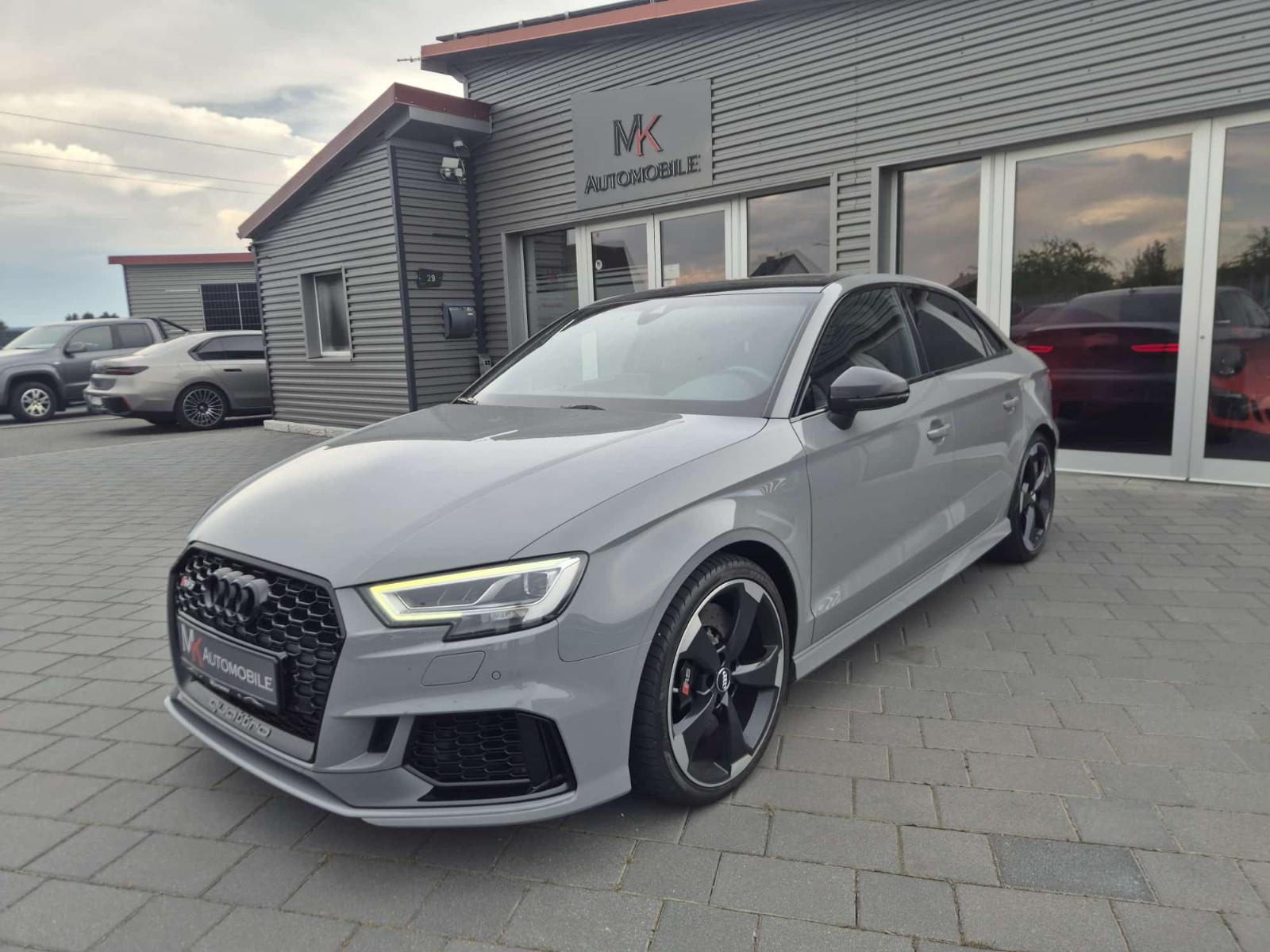 Audi RS3 Lim. 2.5 TFSI quattro *CARBON*ALCANTARA*B&O*