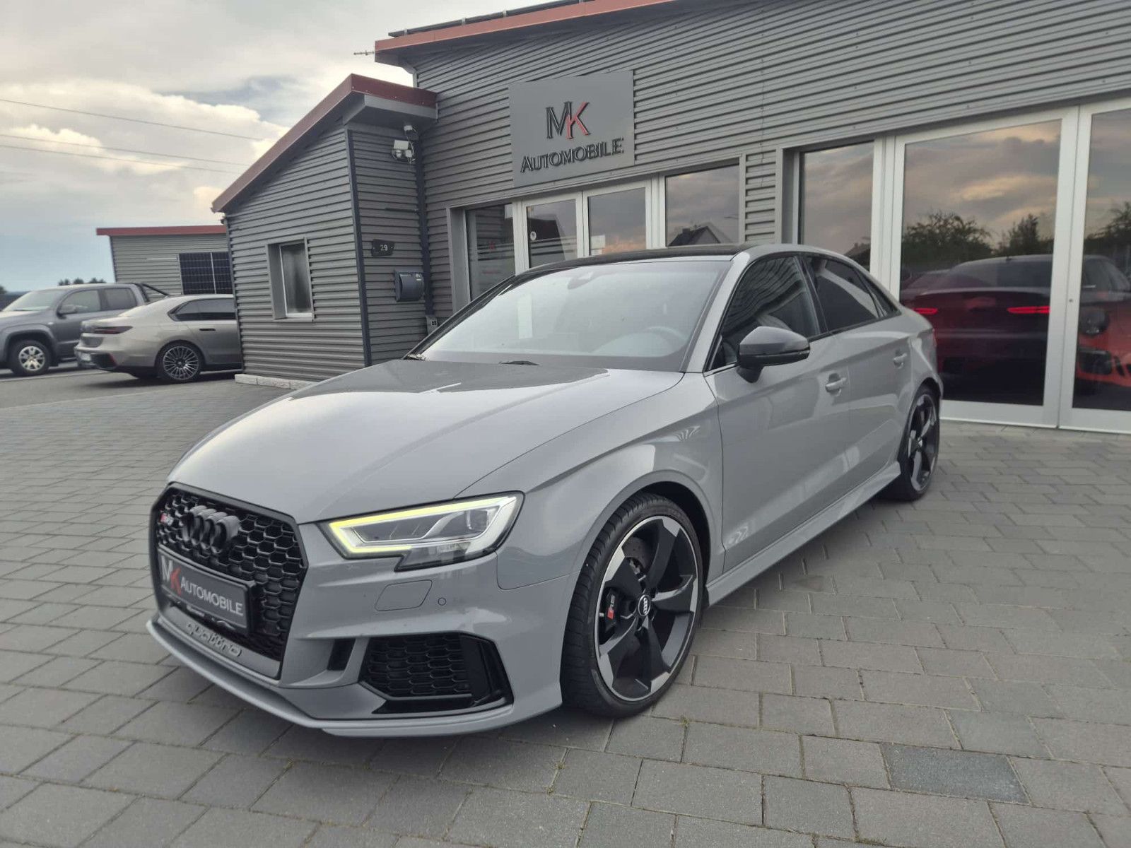 AUDI RS3 Lim. 2.5 TFSI quattro *CARBON*ALCANTARA*B&amp;O*